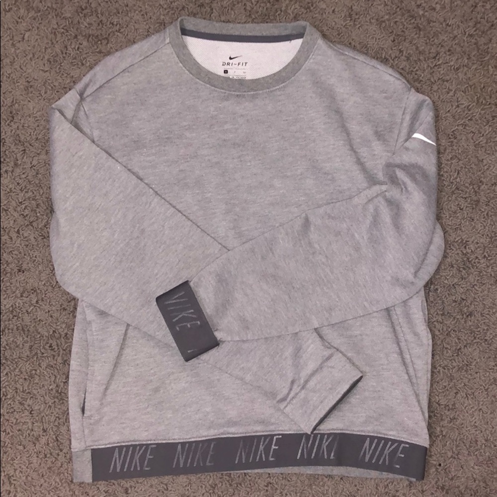 nike crew neck; size small